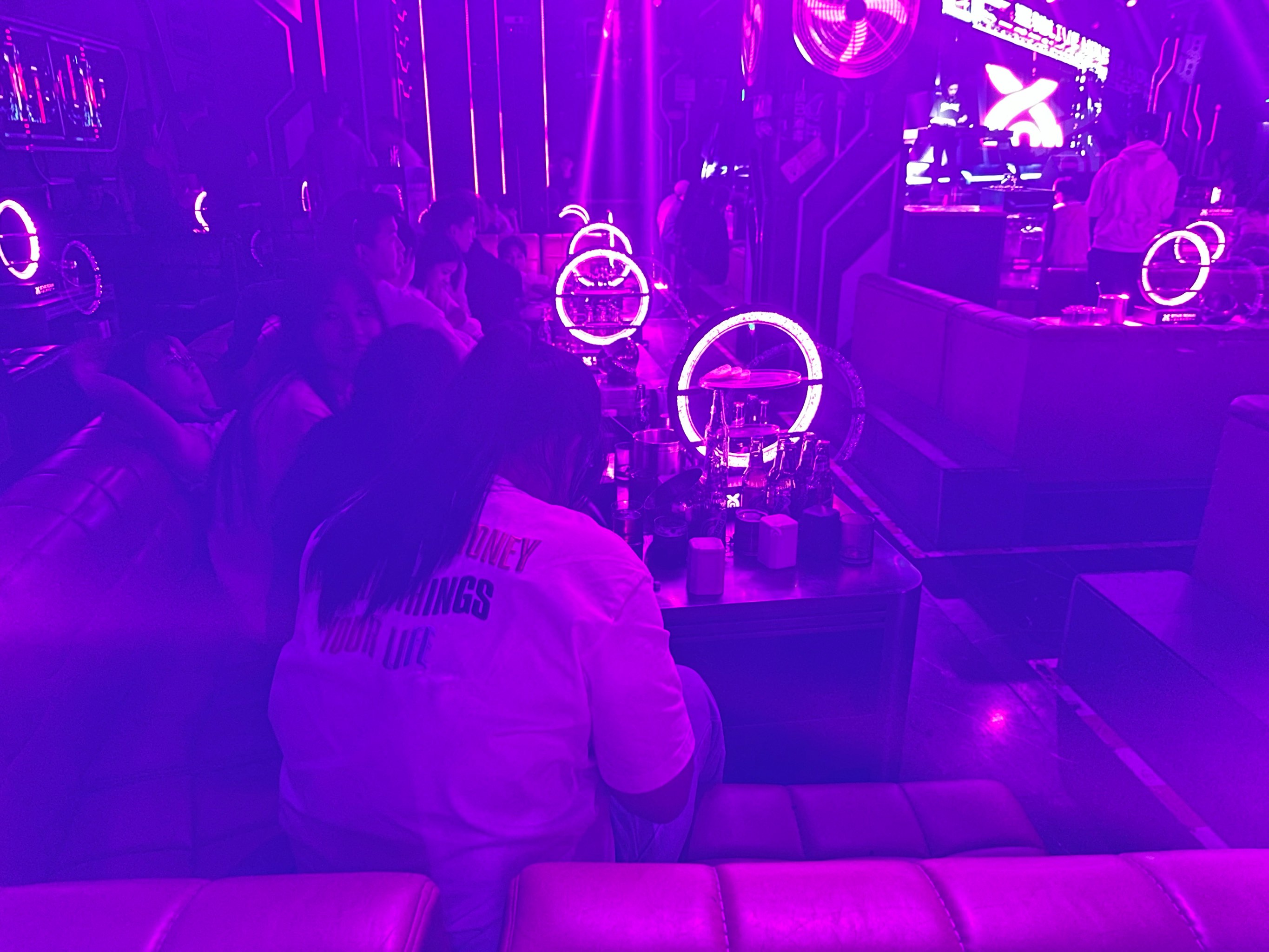 黄冈商务ktv消费攻略-黄梅县ktv预订